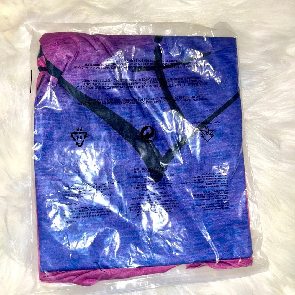 Blessed • Heart Print Gradient T-Shirt - Picture 3 of 7